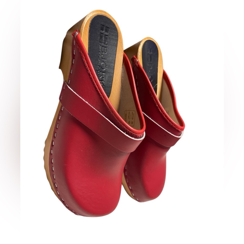 Bjork size 38 red clogs